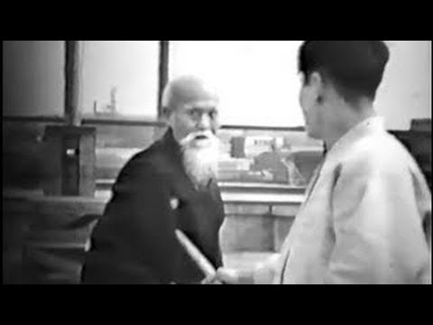 Demonstração rara de Morihei Ueshiba (1957)