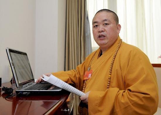 Monge com MBA provoca polêmica com comercialização de marca shaolin