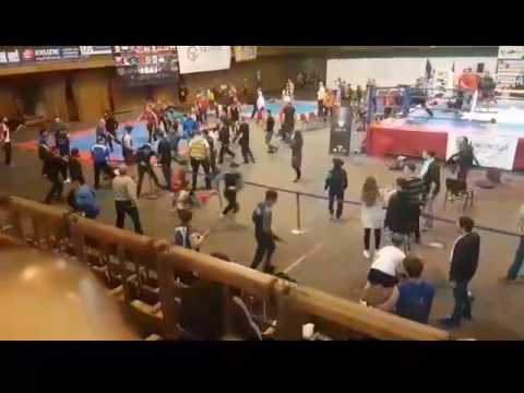 Campeonato de artes marciais descamba em cena de pancadaria